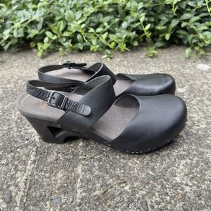 Dansko Thea Clogs Women's US 10.5-11 Black Leather Studded Block Heel Comfort